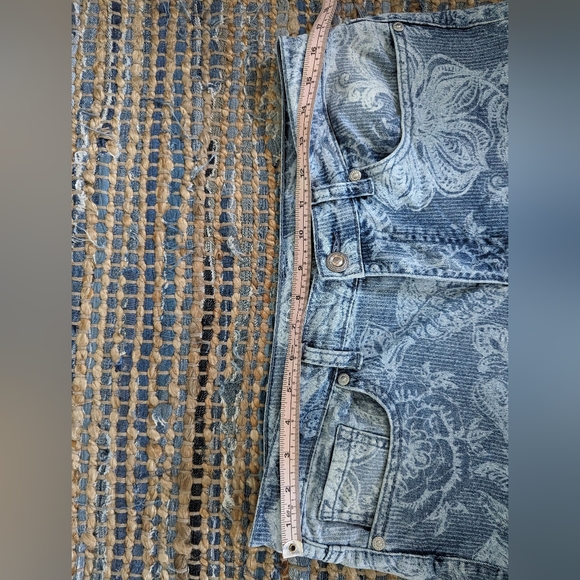 DG2 Diane Gilman Women's Jeans Cropped Flare Blue & White Allover Print SZ 14P - Picture 8 of 10